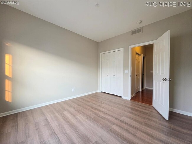 Building Photo - 3091 Camden Dr