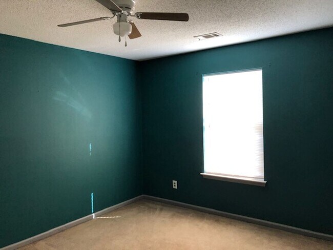 Building Photo - NICE HOME IN POOLER AREA