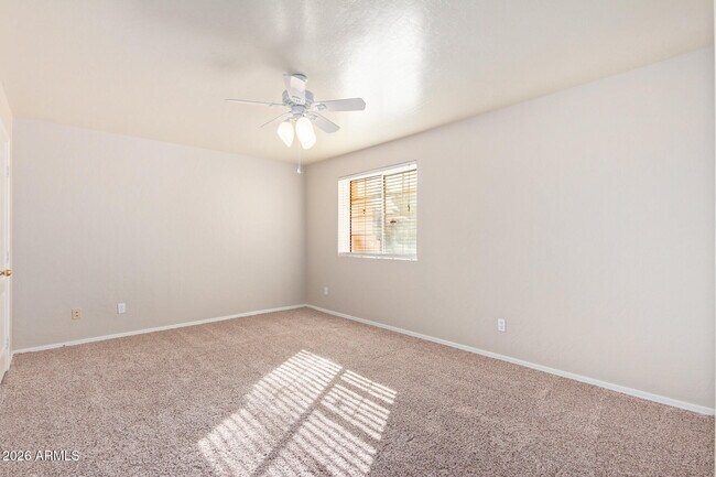 Building Photo - 5682 W Ross Dr