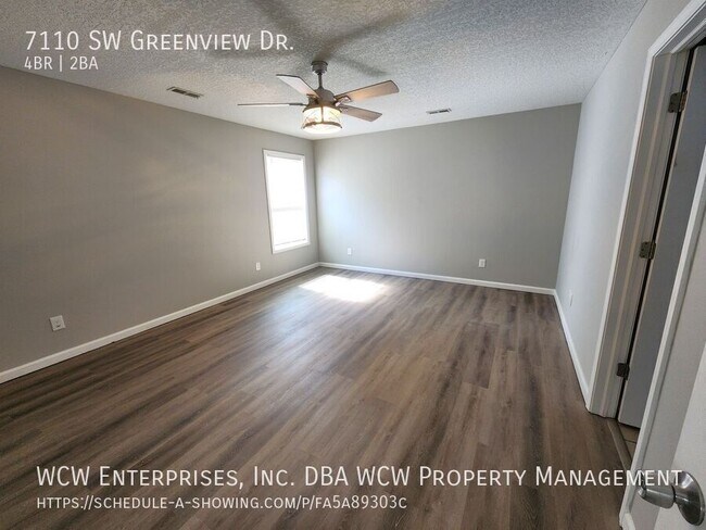 Building Photo - 7110 SW Greenview Dr