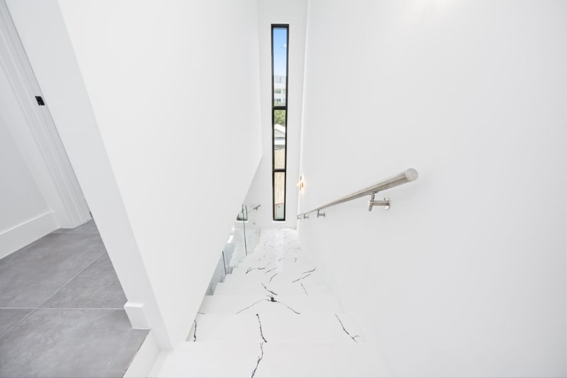 Building Photo - 526 SW 2nd St