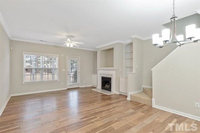 Building Photo - Golf Course Townhome
