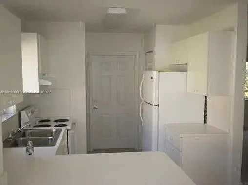 Building Photo - SPACIOUS FAMILY HOME