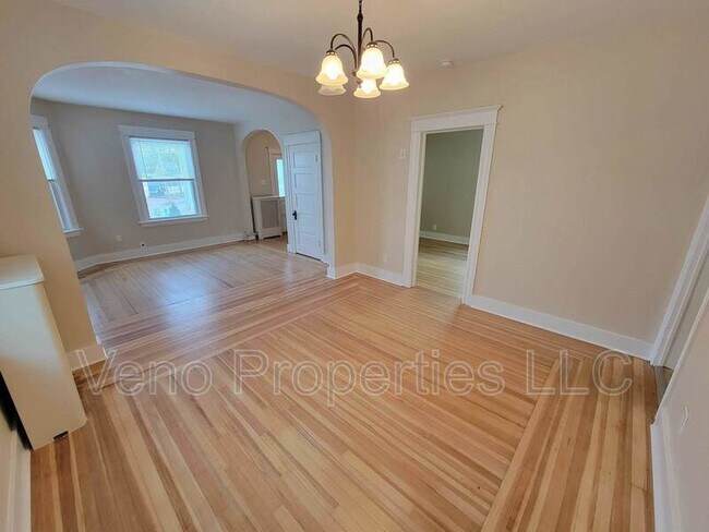 Building Photo - 307 Altamont Ave.