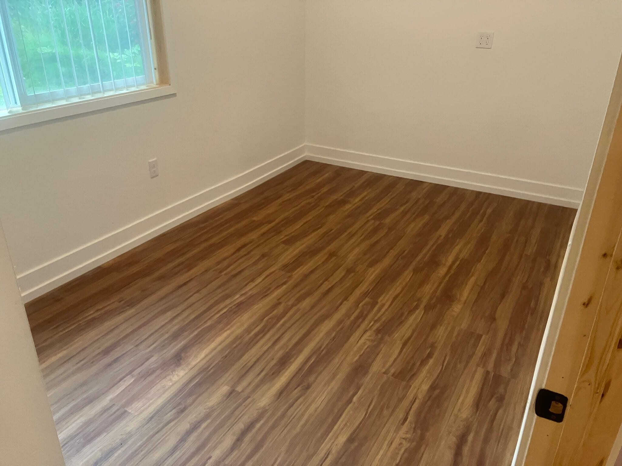 Building Photo - 2520 Hillview Pl