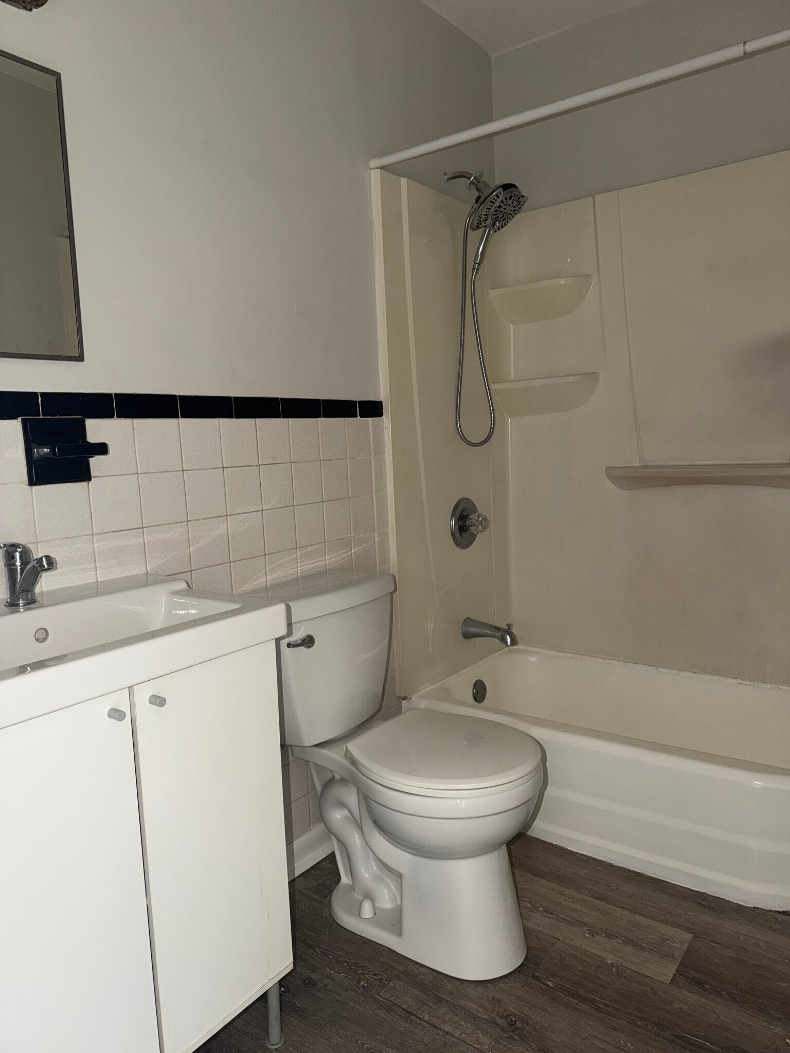 Building Photo - 2412 Azalea Garden Rd