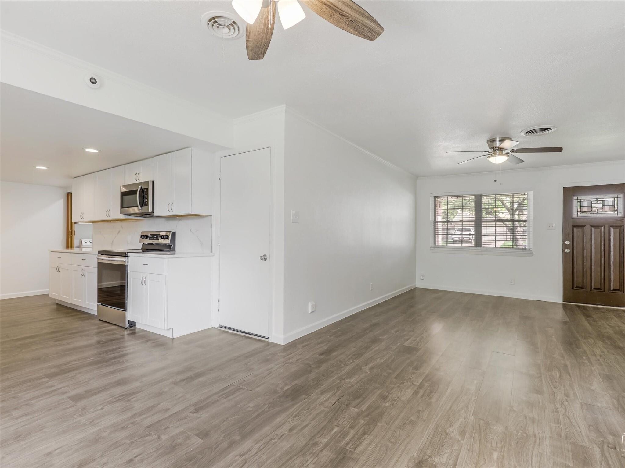 Building Photo - 2976 Cameo Ln