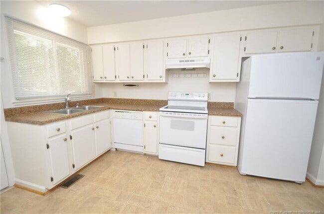 Building Photo - 6112 Deerwood Pl
