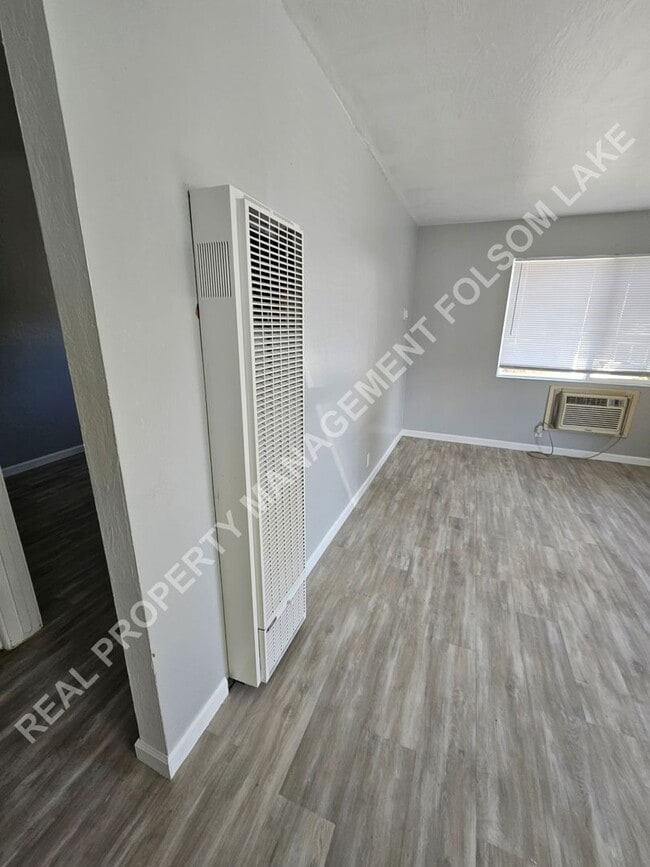Building Photo - Cozy 1 Bedroom Duplex in Historic Folsom