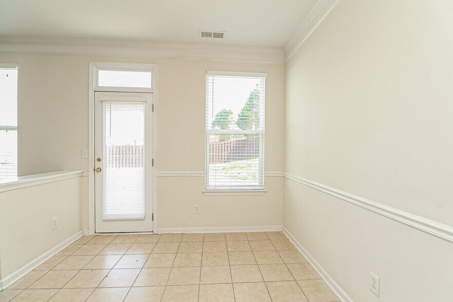 Building Photo - 6908 Sequoia Hills Dr