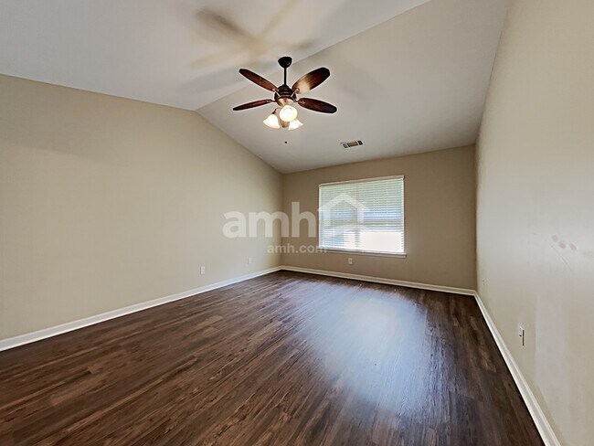 Building Photo - 2095 Mina Lane Dr