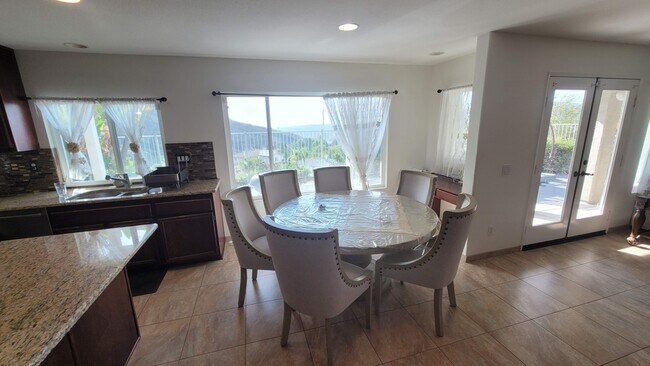 Building Photo - 2422 Pointe Pkwy