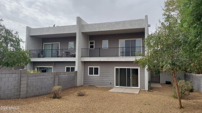 Building Photo - 1728 E Ocotillo Rd