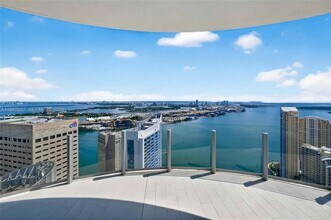 Building Photo - 300 Biscayne Blvd Way