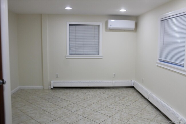 Building Photo - 23 Primrose St