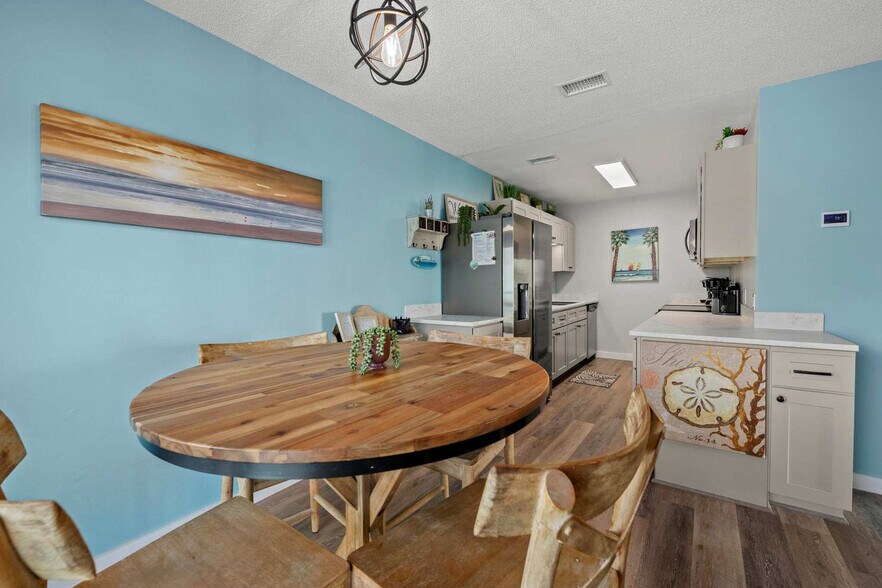 Building Photo - 22 Moreno Point Rd