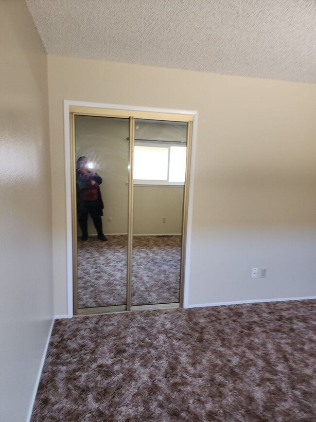 Building Photo - K1329-1331RA