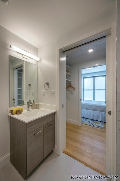 Building Photo - 40 Malvern St