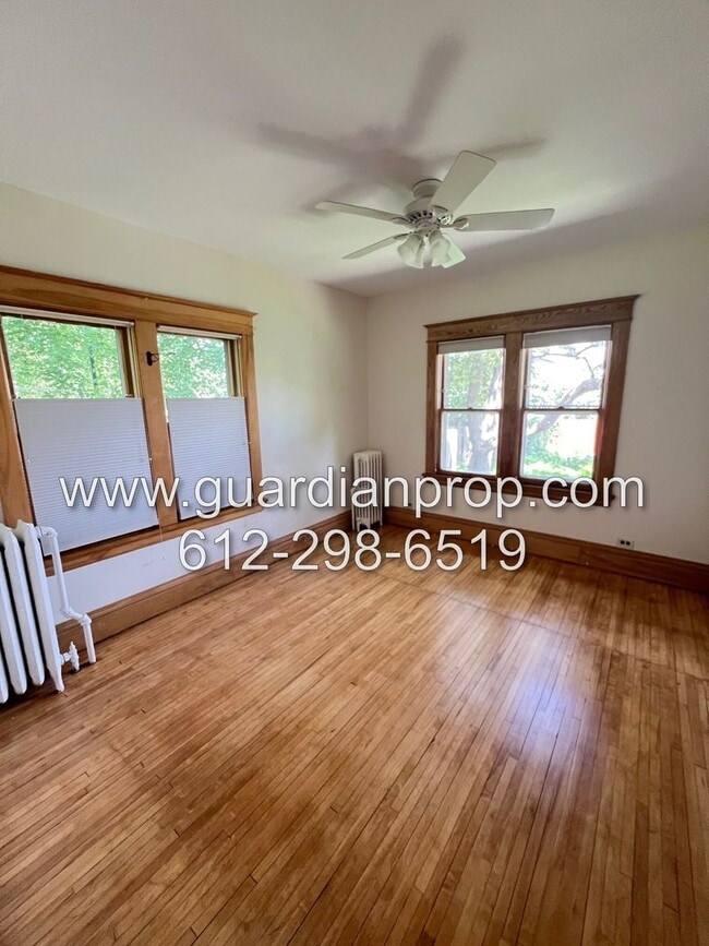Building Photo - Mac Groveland House Available August 1, Fu...