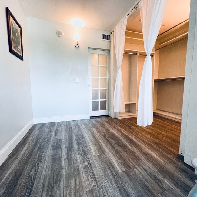 Building Photo - 3450 S Ocean Blvd