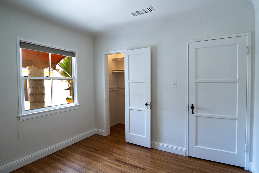 bedroom 2 - 638 N Gardner St