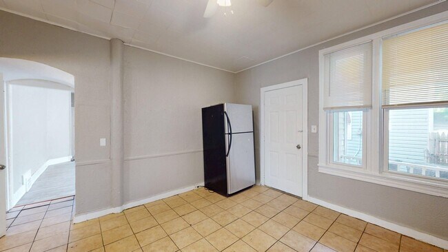 Building Photo - 6011 Pear Ave