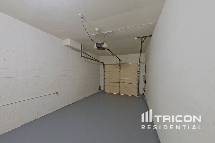 Building Photo - 381 Fieldstone Ct