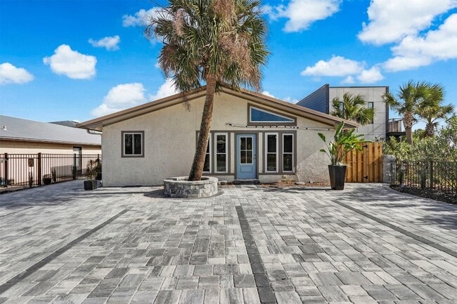 Building Photo - 338 Tarpon Ave