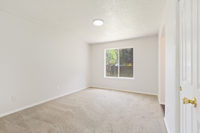 Building Photo - 1230 N Cabrillo Ave