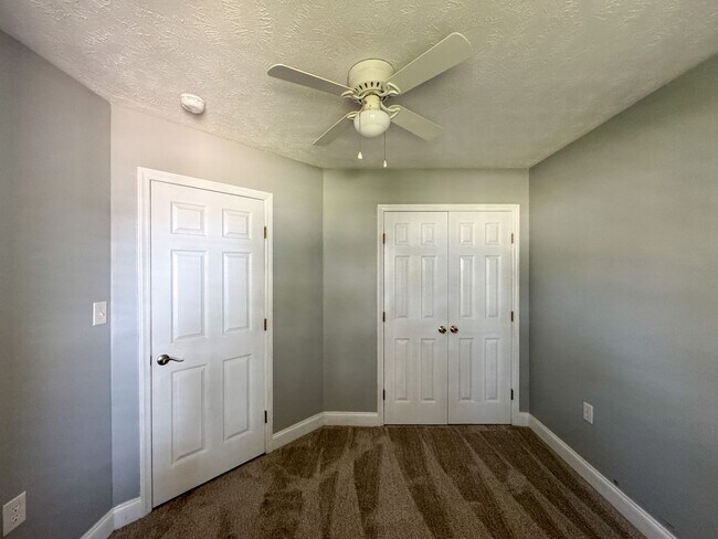 Building Photo - 584 S Buckeye Dr