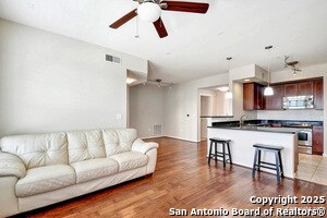 Building Photo - 7204 Oak Manor Dr
