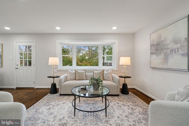 Building Photo - 2711 Groveton St