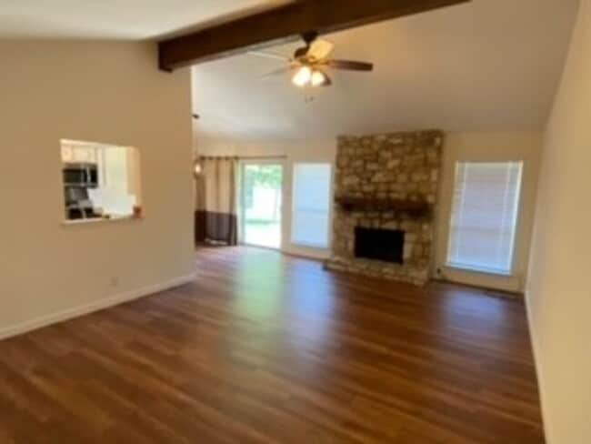 Building Photo - Remodeled Anderson Mill Gem - Must See!
