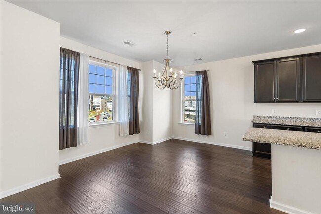 Building Photo - 9717 Tealbriar Dr