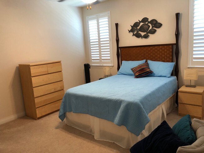 Building Photo - 30 E Lipoa St