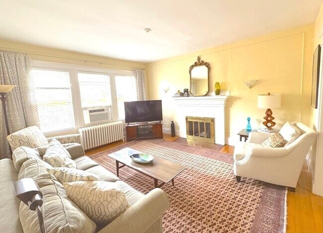 Building Photo - 82 Stearns Rd