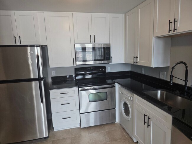 Building Photo - 5630 Pershing Ave