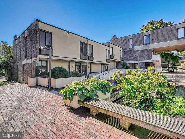Building Photo - 2311 Pennyroyal Terrace