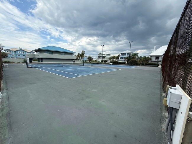 Building Photo - Pensacola Beach - Tristian Towers - 2 bedroom, 2 bathroom - Community Pool & Water views