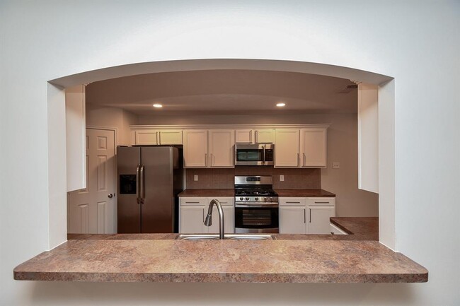 Building Photo - 1115 Eden Park Ln