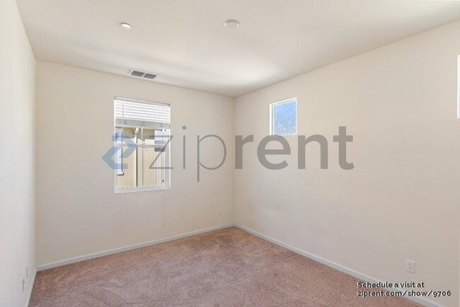 Building Photo - 1505 Coyote Creek Way