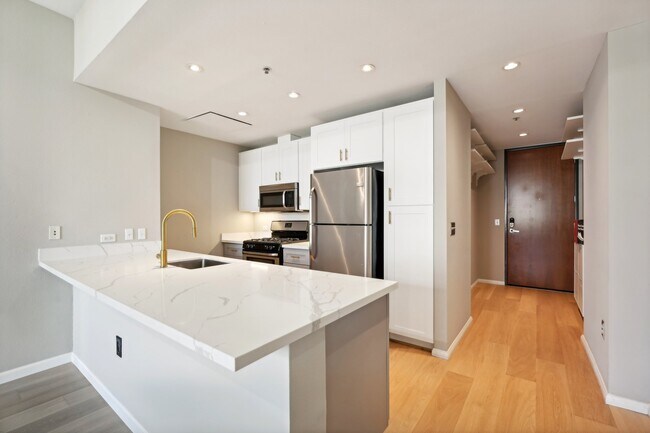 Building Photo - 5855 Horton St