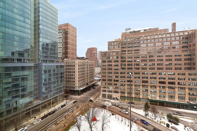 Building Photo - 570 Broome St