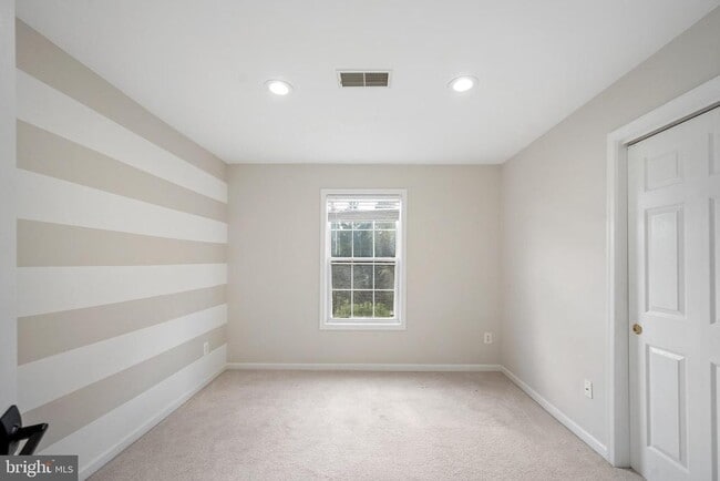 Building Photo - 47118 Garrett Pl