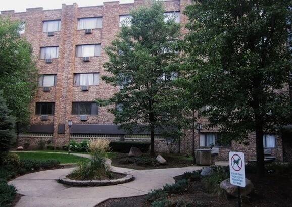 Primary Photo - 5306 N Cumberland Ave