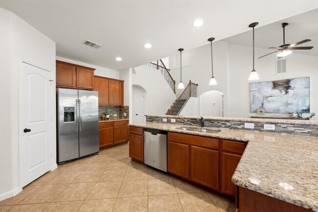 Building Photo - 608 Royal Burgess Dr