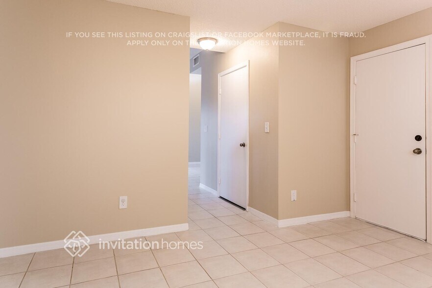 Building Photo - 11249 NW 34th Pl