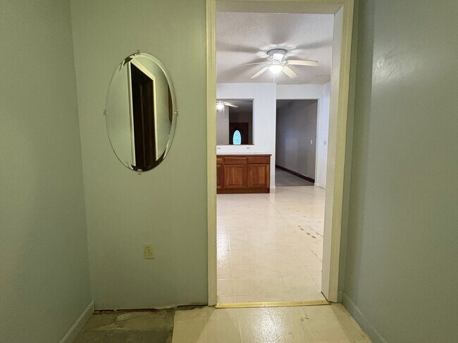 Building Photo - 173 Leesville Rd