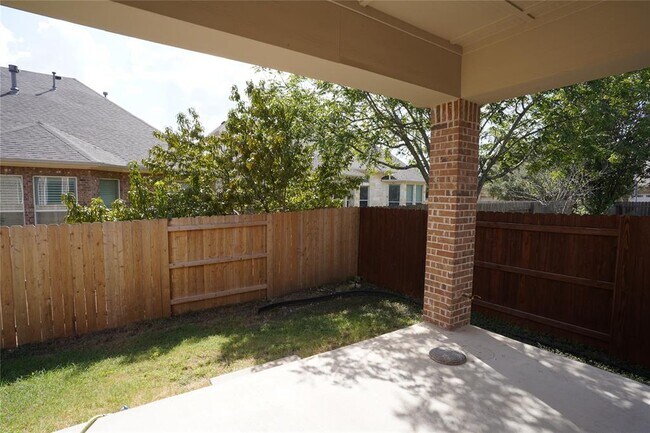 Building Photo - 104 Azimuth Dr