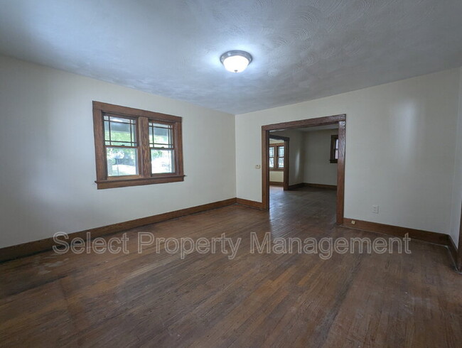 Building Photo - 1841 N Anthony Blvd